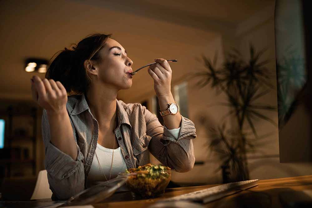 healthy lifestyle with balanced meals and daily activity, showing weight loss without counting calories spritzer blog